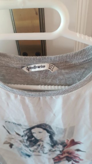 Camiseta Stradivarius Estampada Mujer