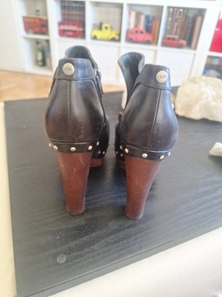 Botines UGG tacón alto negros talla 39