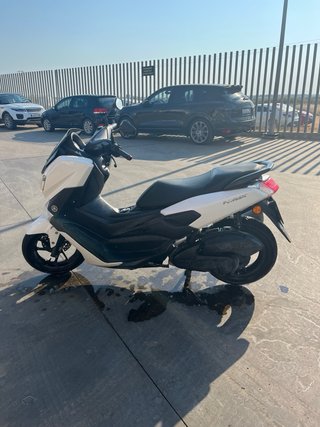 Yamaha N-MAX 125 Scooter