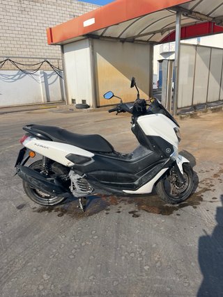 Yamaha N-MAX 125 Scooter
