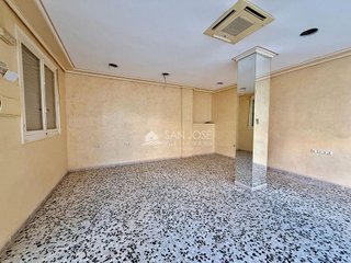 Local comercial en venta en Novelda