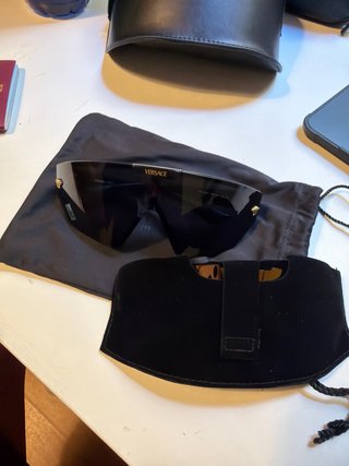 Gafas de Sol Versace Negras y Doradas