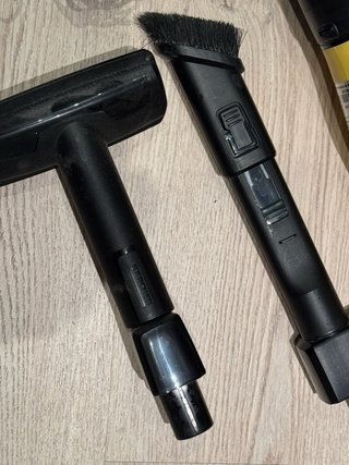 Mini aspirador Karcher con accesorios