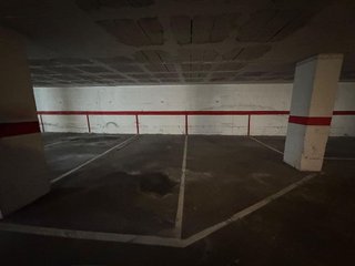 Garaje en venta en Eixample Sud – Migdia en Girona