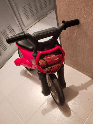 Moto de niño roja