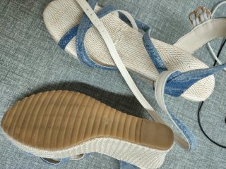 Sandalias cuña denim y beige