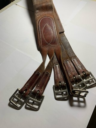 Cincha de cuero para caballo