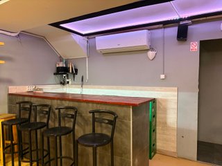 R-7940505 Traspaso de Bar con lic d comida rapida