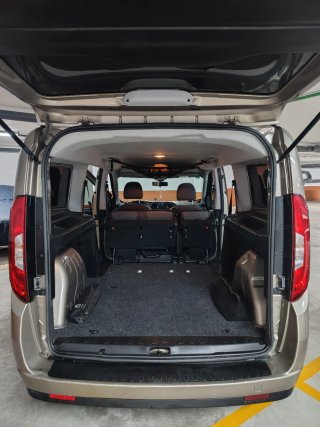 Furgoneta Camper larga FIAT Doblò Maxi Lounge