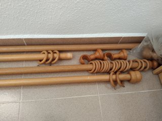 4 Barras para cortinas de madera
