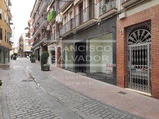 Local comercial en alquiler en Centro en Lucena