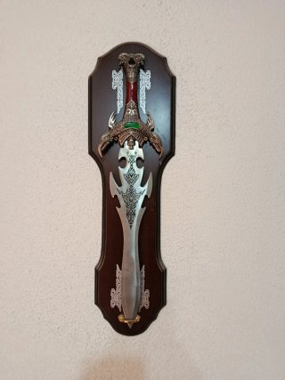 Espada decorativa de pared