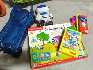 Lote Juguetes y Libros Infantiles