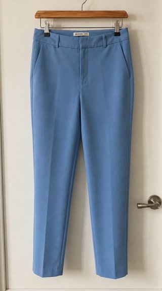 Pantalón Stradivarius azul cielo