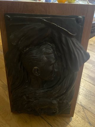 Cuadro de figura en bronce