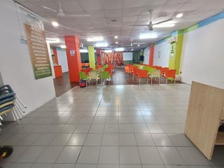Local comercial en alquiler en Este en Castellón de la Plana