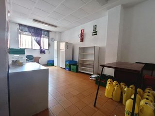 Local comercial en alquiler en Este en Castellón de la Plana