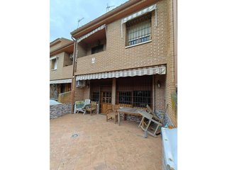 Casa adosada en venta en Los Cigarrales-La Bastida en Toledo