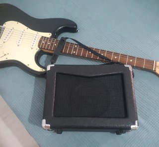 Guitarra Eléctrica Squier Strat by Fender
