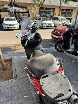 Yamaha X-Max 125