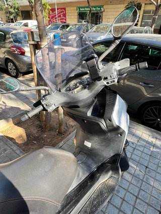 Yamaha X-Max 125