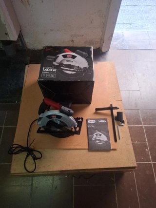 SIERRA CIRCULAR RATIO R SR 1400W CON GUÍA LÁSER