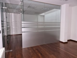 Local comercial en alquiler en Ensanche - Sar en Santiago de Compostela