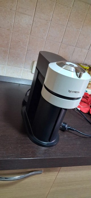 Macchina caffè Nespresso bianca