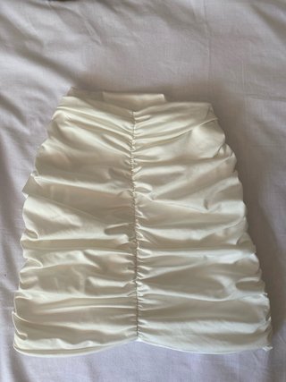 Falda corta blanca