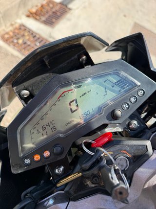 Zontes Z2 125cc Naked Negra y Amarilla
