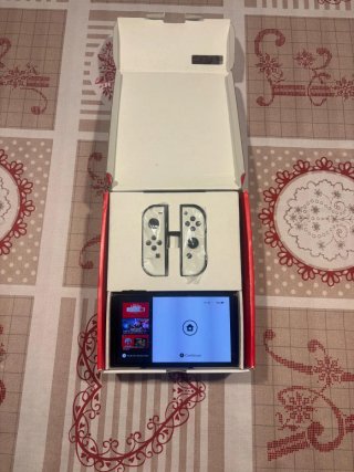 Nintendo Switch OLED Blanca + Caja + Funda