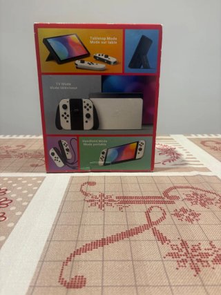 Nintendo Switch OLED Blanca + Caja + Funda