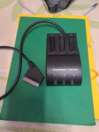 Conmutador 3 Euroconectores SCART