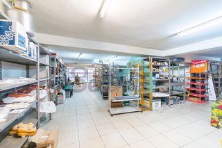 Local comercial en venta en Laviada en Gijón