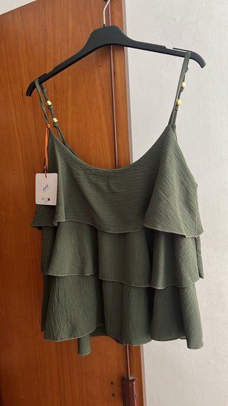 Top verde con volantes talla L/XL