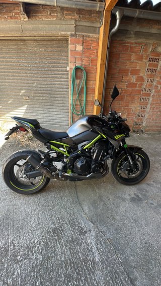 Kawasaki Z900 A2 Negra y Verde