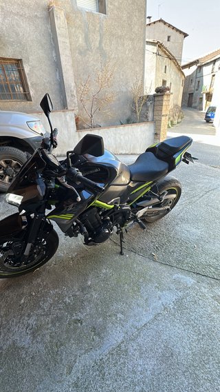 Kawasaki Z900 A2 Negra y Verde