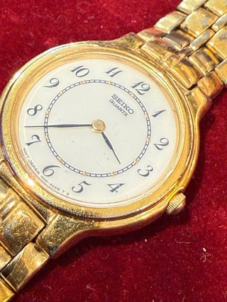 Reloj Seiko Mujer Cuarzo Dorado