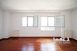 Piso en alquiler en Sanchinarro en Madrid
