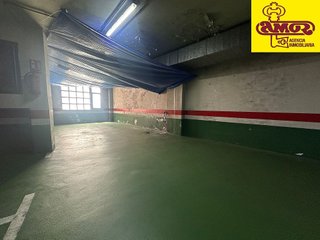 Garaje en venta en Ensanche - Sar en Santiago de Compostela
