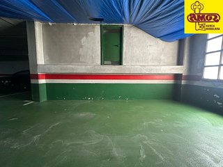 Garaje en venta en Ensanche - Sar en Santiago de Compostela