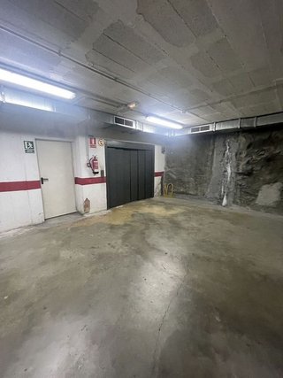 Garaje en venta en Eixample Nord – La Devesa en Girona