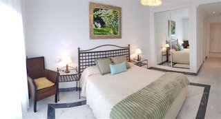 Piso en alquiler en Los Naranjos - Las Brisas en Marbella