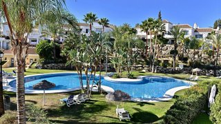 Piso en alquiler en Los Naranjos - Las Brisas en Marbella