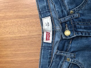 Bermuda Levi's Azul