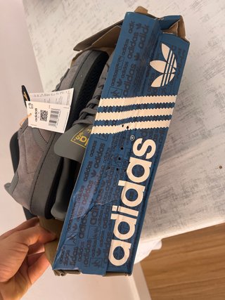 Adidas Suede Sneakers Grises