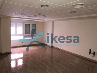 Local comercial en venta en Barrio Alto - San Félix - Oliveros - Altamira en Almería