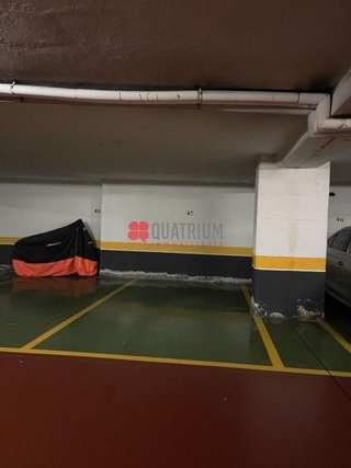 Garaje en venta en Ensanche - Sar en Santiago de Compostela