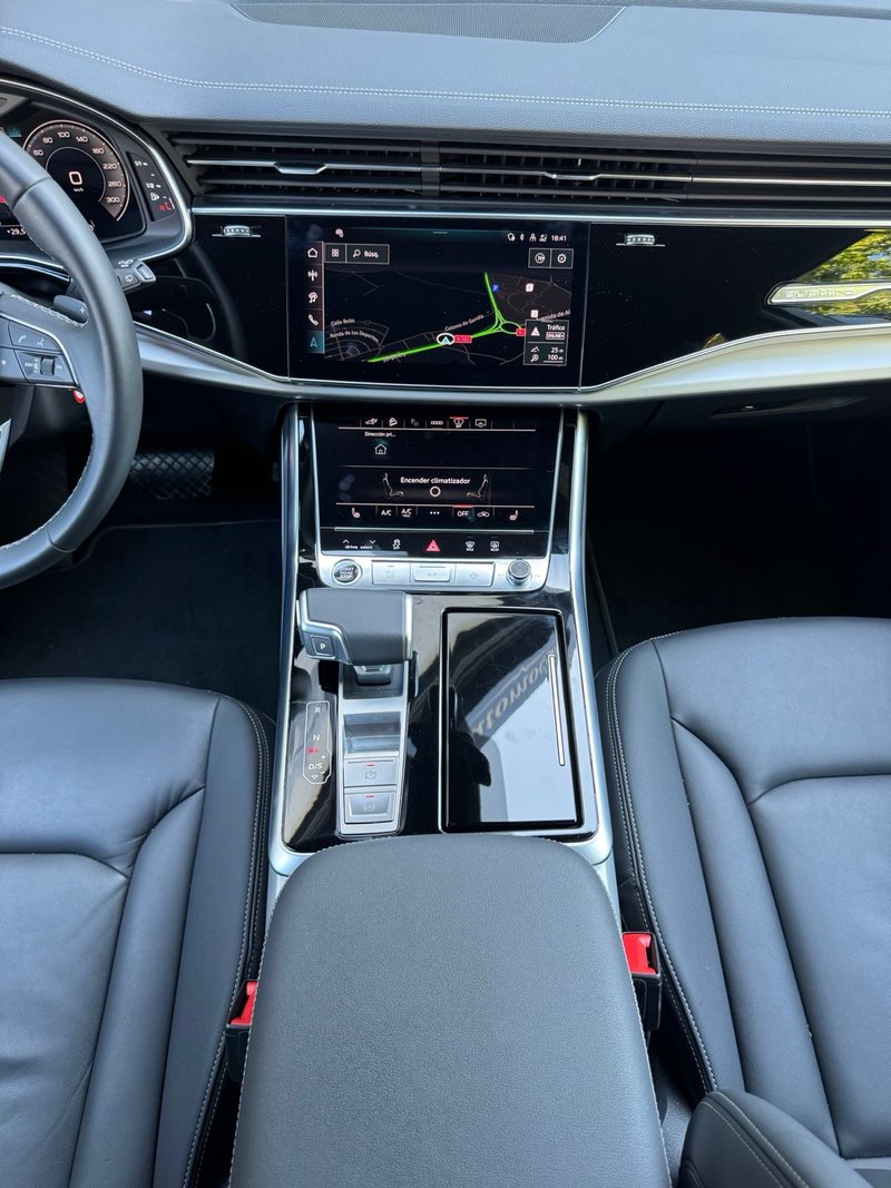 Audi Q7 2024, foto 17