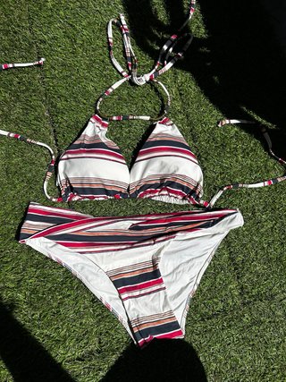 Bikini Rayas Rojo y Blanco